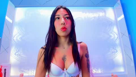 Snapshot of alessia_clarky chatting on May 10, 1:44 am Alessia Clarky online show from May 10, 1:44 am