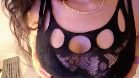 Snapshot of alessia_gold chatting on March 2, 1:07 pm Alessia online show from March 2, 1:07 pm