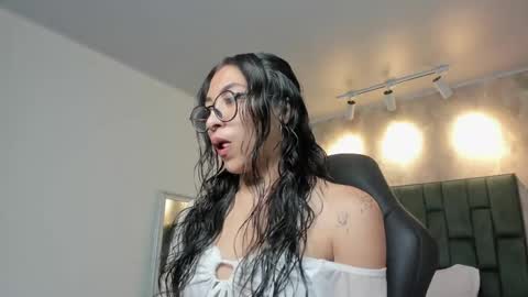 Alessia  online show from April 16, 1:17 am