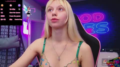 alessiacroft online show from October 24, 4:42 am