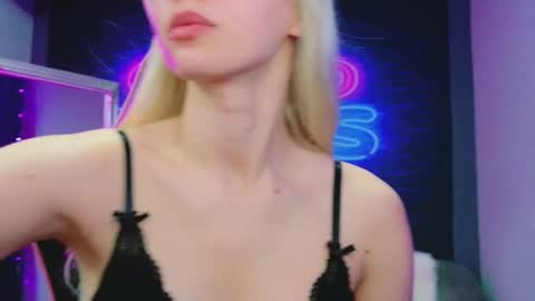 alessiacroft online show from February 23, 4:54 am