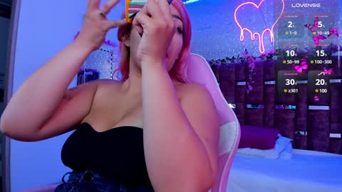 Alessia online show from February 6, 8:45 pm