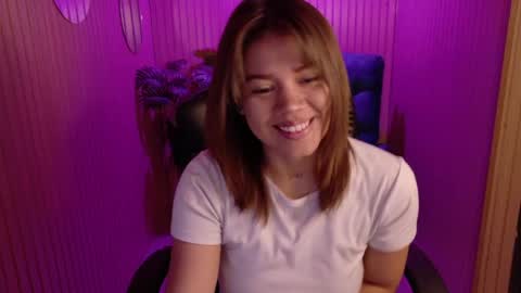 alessiamonroe_ online show from April 6, 8:10 pm