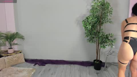 Snapshot of alessiasin_ chatting on November 24, 8:30 pm Alessia online show from November 24, 8:30 pm