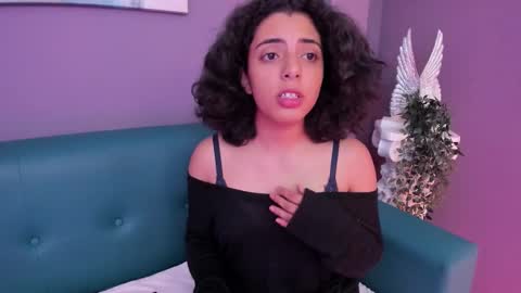 alessiia__ online show from January 8, 3:20 am