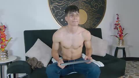 Snapshot of alessiovitale chatting on November 11, 12:05 pm Alessio online show from November 11, 12:05 pm