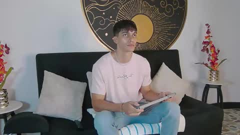 Snapshot of alessiovitale chatting on November 13, 12:04 pm Alessio online show from November 13, 12:04 pm