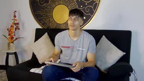 Snapshot of alessiovitale chatting on November 14, 12:04 pm Alessio online show from November 14, 12:04 pm