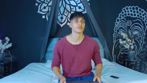 Snapshot of alessiovitale chatting on December 5, 12:03 pm Alessio online show from December 5, 12:03 pm