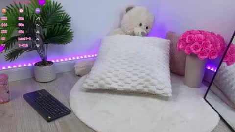 Snapshot of alessyaaa chatting on November 12, 10:52 pm Ale online show from November 12, 10:52 pm