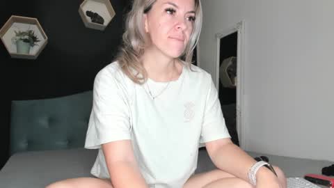 alesys69 online show from December 1, 11:36 pm