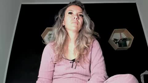alesys69 online show from May 12, 8:50 pm