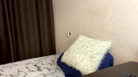 Aletta Oushen online show from December 21, 9:55 am