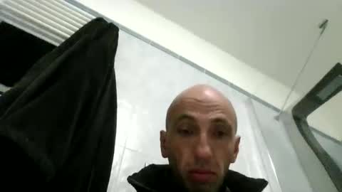 Snapshot of alex120475 chatting on February 15, 12:37 am alex120475 online show from February 15, 12:37 am