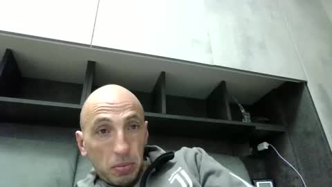 Snapshot of alex120475 chatting on March 10, 12:29 am alex120475 online show from March 10, 12:29 am