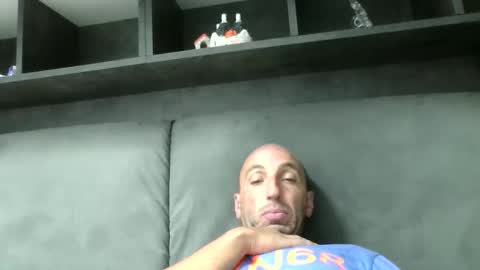 Snapshot of alex120475 chatting on September 29, 10:25 pm alex120475 online show from September 29, 10:25 pm