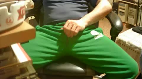 Snapshot of alex81pv1981 chatting on March 6, 6:59 pm alex81pv1981 online show from March 6, 6:59 pm