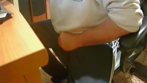 Snapshot of alex81pv1981 chatting on November 2, 7:27 pm alex81pv1981 online show from November 2, 7:27 pm