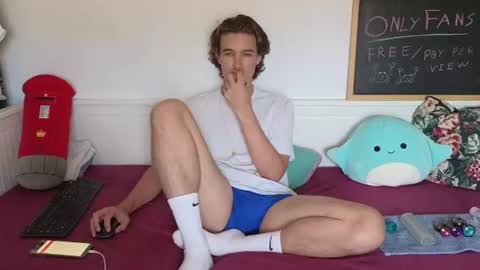 Snapshot of alex83530 chatting on June 16, 9:34 am Alex83530 online show from June 16, 9:34 am