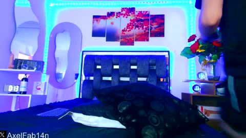 sneider online show from February 5, 6:15 pm