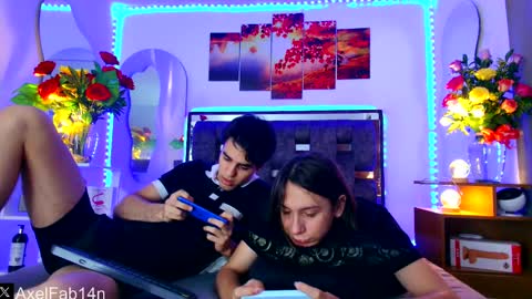 sneider online show from February 14, 10:04 pm