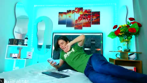 sneider online show from February 23, 7:07 pm