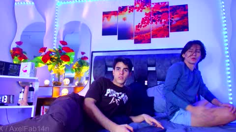 sneider online show from October 13, 8:42 pm