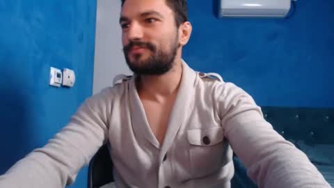 Snapshot of alex_blu chatting on October 3, 7:38 am Alex online show from October 3, 7:38 am