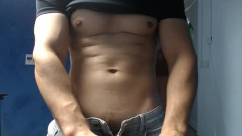 Snapshot of alex_blu chatting on December 5, 11:41 am Alex online show from December 5, 11:41 am