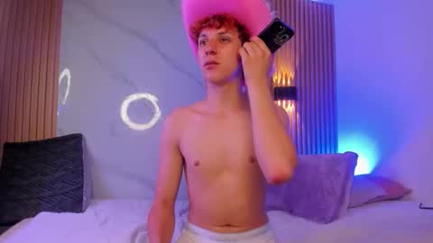 alex_deus online show from April 4, 7:44 pm