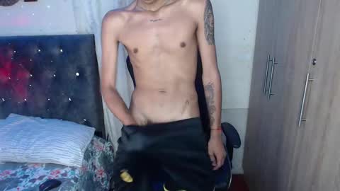 Snapshot of alex_diorrr chatting on January 29, 10:53 pm Alex online show from January 29, 10:53 pm