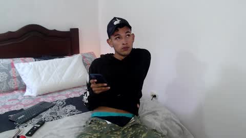 Snapshot of alex_diorrr chatting on February 17, 6:04 pm Alex online show from February 17, 6:04 pm