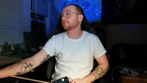 Snapshot of alex_foxe chatting on February 18, 5:36 am Alex online show from February 18, 5:36 am