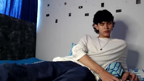 Snapshot of alex_mark_ chatting on May 4, 6:59 pm alex_mark_ online show from May 4, 6:59 pm