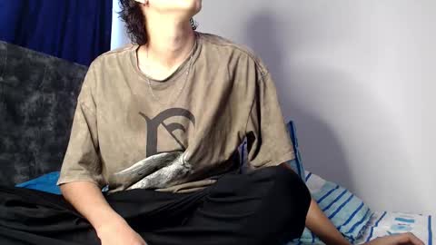 Snapshot of alex_mark_ chatting on June 10, 4:28 pm alex_mark_ online show from June 10, 4:28 pm