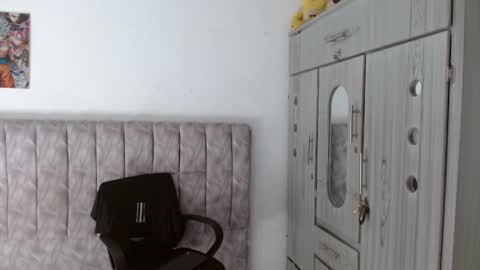 alex online show from April 5, 8:39 pm