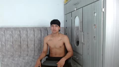 alex online show from April 8, 8:53 pm