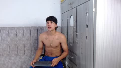 alex online show from April 9, 8:47 pm