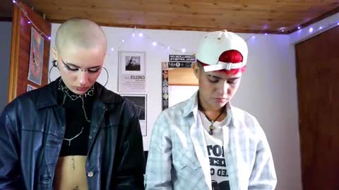 Alex online show from February 1, 6:51 pm