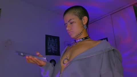 Alex online show from February 2, 11:03 pm