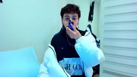 Snapshot of alex_poett chatting on January 31, 1:01 am Residente0xxx online show from January 31, 1:01 am