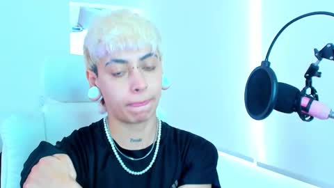 Snapshot of alex_poett chatting on November 19, 6:08 pm Residente0xxx online show from November 19, 6:08 pm