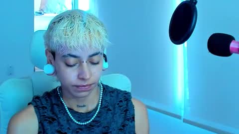 Snapshot of alex_poett chatting on November 23, 2:50 pm Residente0xxx online show from November 23, 2:50 pm