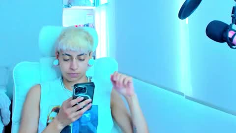 Snapshot of alex_poett chatting on November 24, 6:18 pm Residente0xxx online show from November 24, 6:18 pm