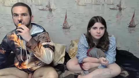 Snapshot of alex_sarah_sex chatting on February 10, 10:40 pm Alex and Sarah online show from February 10, 10:40 pm