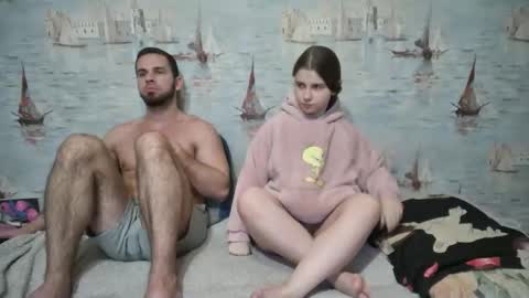 Snapshot of alex_sarah_sex chatting on October 7, 7:33 pm Alex and Sarah online show from October 7, 7:33 pm