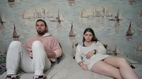 Snapshot of alex_sarah_sex chatting on October 13, 9:48 pm Alex and Sarah online show from October 13, 9:48 pm