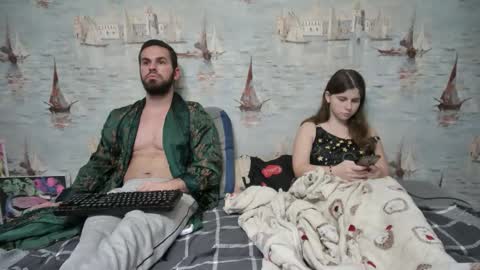 Snapshot of alex_sarah_sex chatting on October 26, 12:27 am Alex and Sarah online show from October 26, 12:27 am