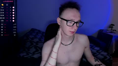 Snapshot of alex_silent chatting on December 24, 11:06 am alex_silent online show from December 24, 11:06 am