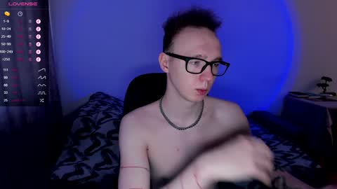Snapshot of alex_silent chatting on January 13, 10:58 am alex_silent online show from January 13, 10:58 am
